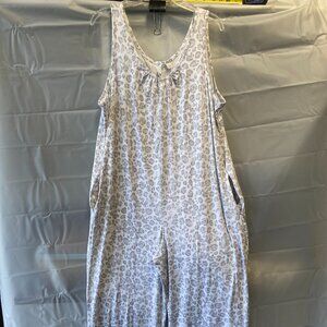 Live Well lounge size XL white / silver Women’s one piece soft flowing romper